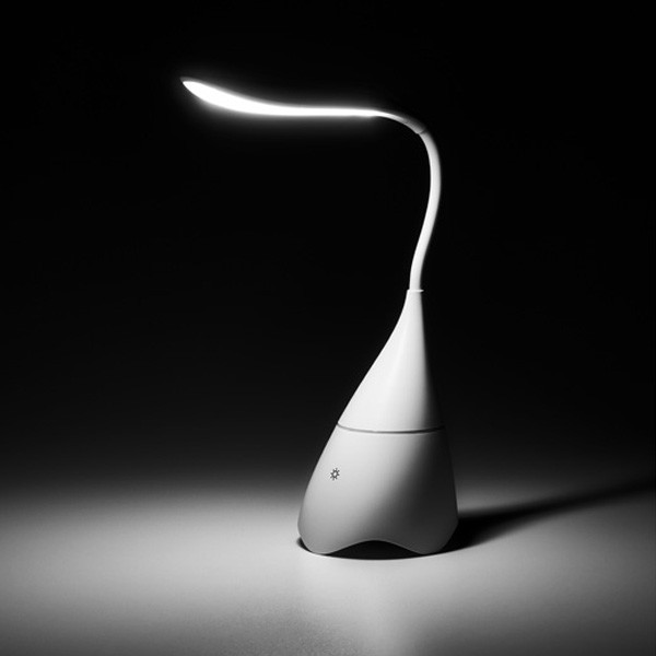 GRAHAME. Desk lamp with speaker